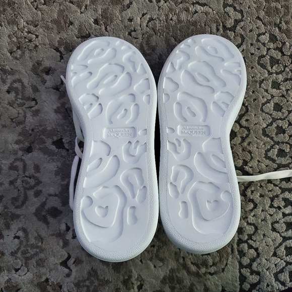 Alexander McQueen Women's Oversized Suede Heel Detail Sneakers 37 - Picture 12 of 12